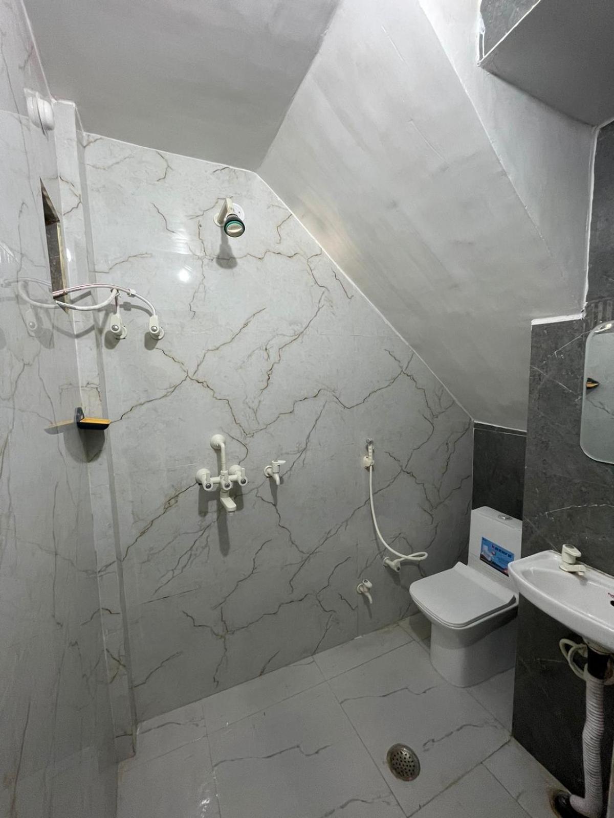 Rukmani Villas Group Of Rukmani Home Stay Mathura Extérieur photo